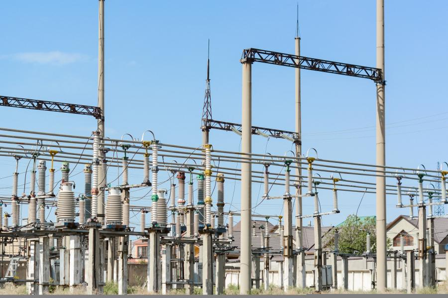 High voltage disconnectors